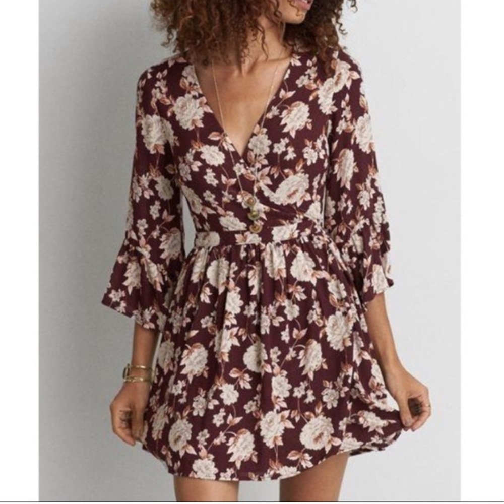 American Eagle Bohemian Wrap Blouse Red Floral Bell Sleeve Women’s Size S